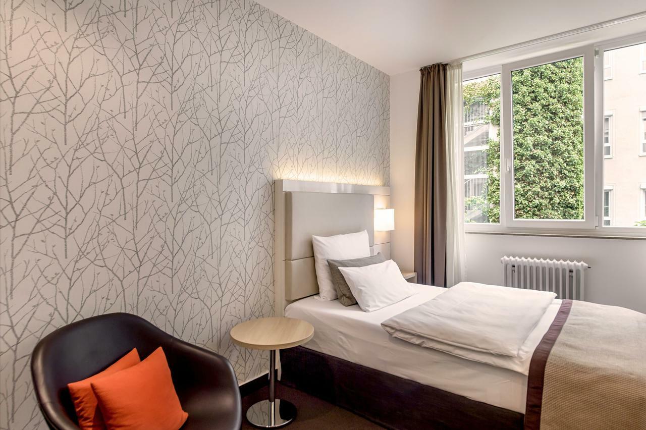 Boutique Atrium Hotel 4*